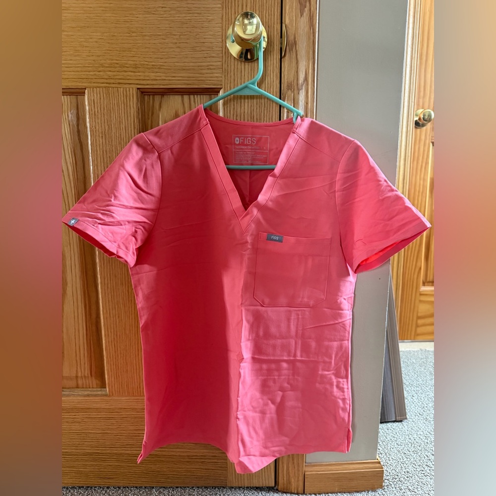 Figs Women's Pink V-Neck Short Sleeve Tee With Small Joggers.